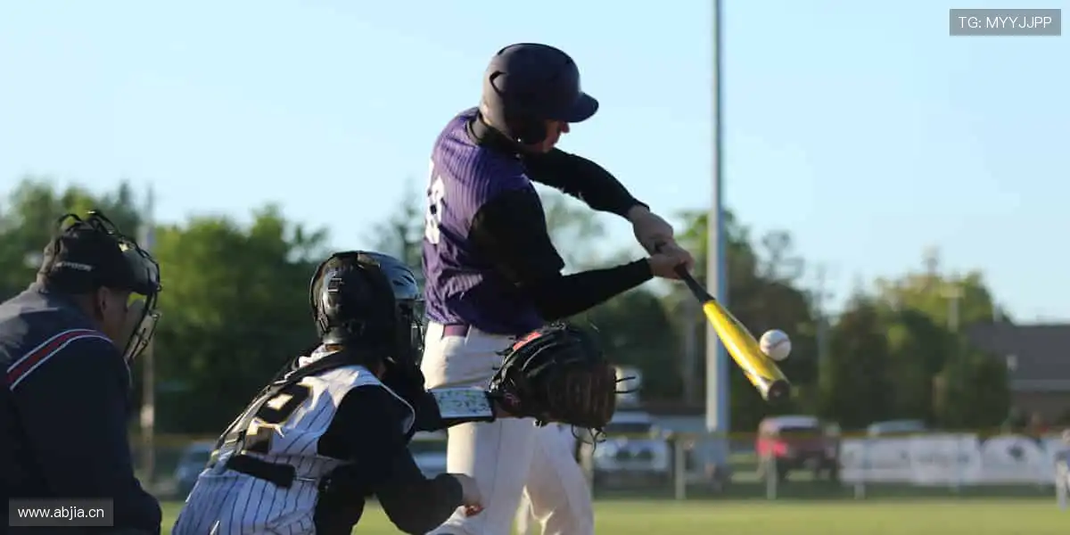 🎥专业解说,带你看透赛场背后的战术密码!🎙️